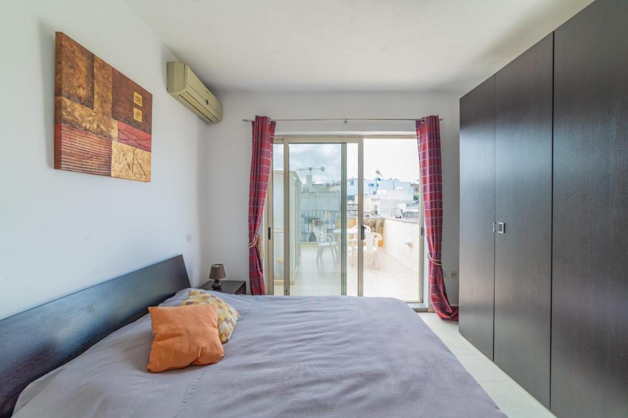 Amazing Views Of Spinola Bay In Heart Of Stjulians-Hosted By Sweetstay Saint Julian's Exterior photo